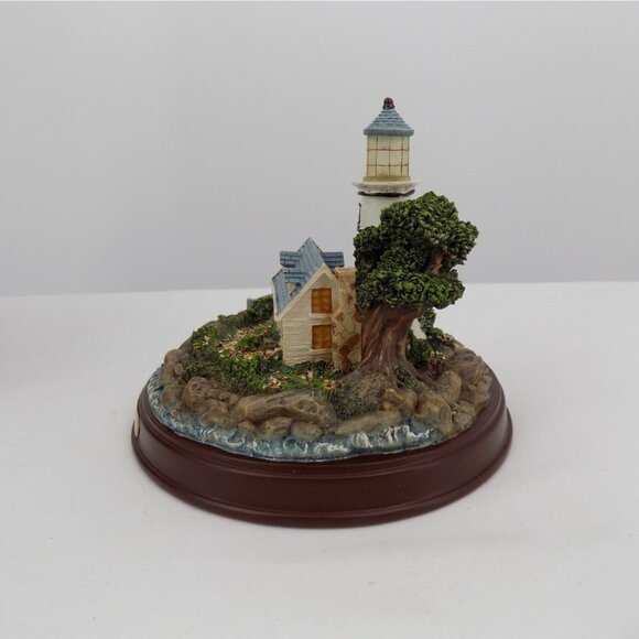 Thomas Kinkade Seaside Memories A Light in the Storm Lighted Lighthouse Figurine - Picture 3 of 10